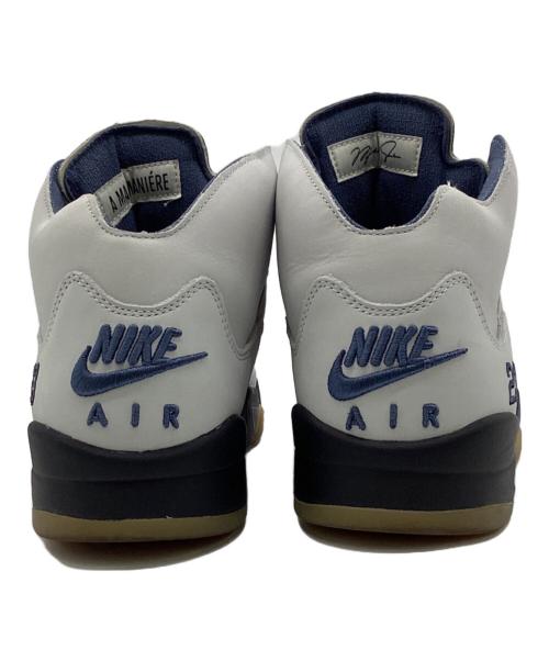 NIKE（ナイキ）NIKE (ナイキ) A Ma Maniere (ア・マ・マニエール) WMNS AIR JORDAN 5 RETRO SP（ウィメンズ エア ジョーダン 5 レトロ SP） ライトグレー サイズ:US10.5の古着・服飾アイテム