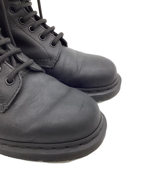 Dr.Martens（ドクターマーチン）Dr.Martens (ドクターマーチン) SEX PISTOLS (セックスピストルズ) 1460 8ホールブーツ ブラック サイズ:UK9の古着・服飾アイテム