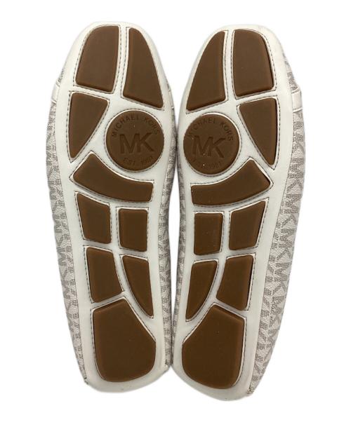 MICHAEL KORS（マイケル・コース）MICHAEL KORS (マイケル・コース) MKシグネチャー モカシン ベージュ サイズ:9の古着・服飾アイテム