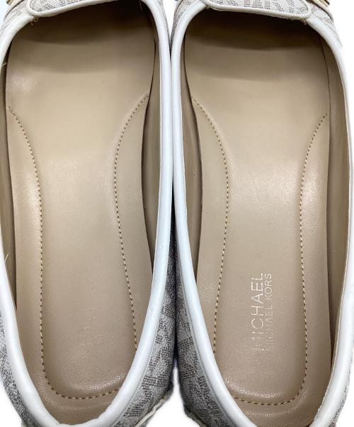 MICHAEL KORS（マイケル・コース）MICHAEL KORS (マイケル・コース) MKシグネチャー モカシン ベージュ サイズ:9の古着・服飾アイテム