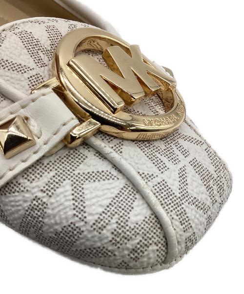 MICHAEL KORS（マイケル・コース）MICHAEL KORS (マイケル・コース) MKシグネチャー モカシン ベージュ サイズ:9の古着・服飾アイテム