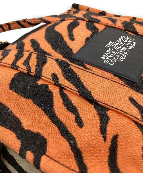 Marc by Marc Jacobs（マークバイマークジェイコブス）Marc by Marc Jacobs (マークバイマークジェイコブス) Tiger Stripe Small Tote Bag（タイガー ストライプ スモール トート バッグ） オレンジの古着・服飾アイテム
