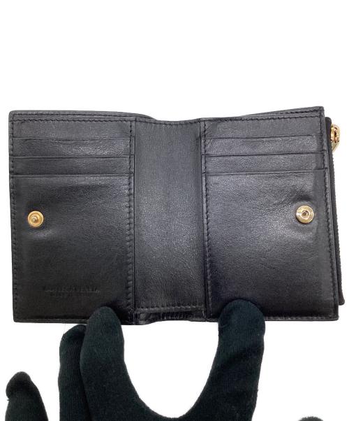 BOTTEGA VENETA（ボッテガベネタ）BOTTEGA VENETA (ボッテガベネタ) マキシイントレチャート 二つ折りウォレット ブラックの古着・服飾アイテム
