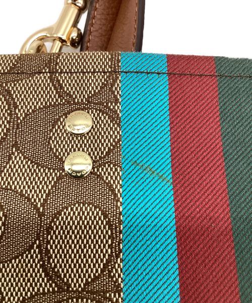 COACH（コーチ）COACH (コーチ) デンプシー トート 22 シグネチャー ジャカード ウィズ ストライプ アンド コーチ パッチ ベージュの古着・服飾アイテム
