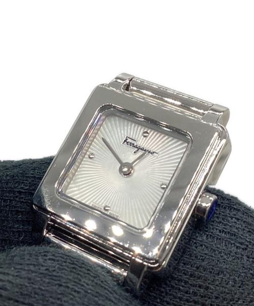 Salvatore Ferragamo（サルヴァトーレ フェラガモ）Salvatore Ferragamo (サルヴァトーレ フェラガモ) SQUARE (スクエア) 腕時計 ホワイトの古着・服飾アイテム