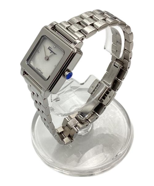 Salvatore Ferragamo（サルヴァトーレ フェラガモ）Salvatore Ferragamo (サルヴァトーレ フェラガモ) SQUARE (スクエア) 腕時計 ホワイトの古着・服飾アイテム