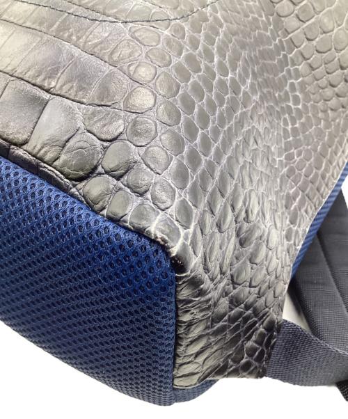 A.D.M.J.（エーディーエムジェイ）A.D.M.J. (エーディーエムジェイ) クロコ型押し リュック ブルーの古着・服飾アイテム