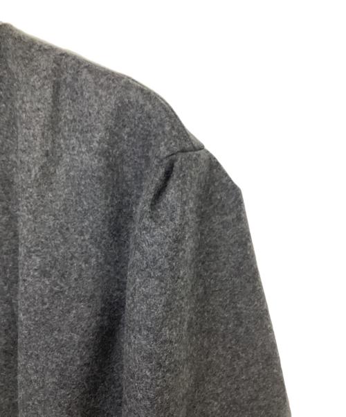 UN3D.（アンスリード）UN3D. (アンスリード) TUCK SHOLDER LONG CT（タックショルダー ロングコート） グレー サイズ:38の古着・服飾アイテム