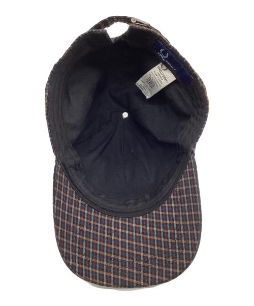 FRED PERRY（フレッドペリー）FRED PERRY (フレッドペリー) キャップ ブラウン×ネイビー サイズ:ONE SIZEの古着・服飾アイテム