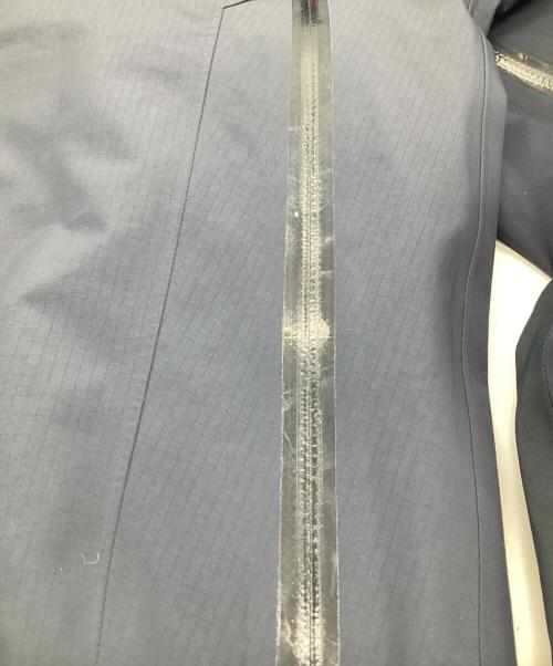 ARC'TERYX（アークテリクス）ARC'TERYX (アークテリクス) マウンテンパーカー ネイビー サイズ:Sの古着・服飾アイテム