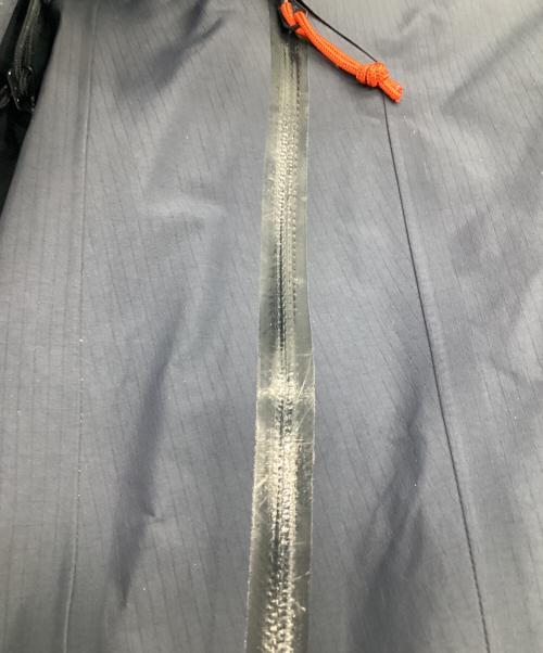 ARC'TERYX（アークテリクス）ARC'TERYX (アークテリクス) マウンテンパーカー ネイビー サイズ:Sの古着・服飾アイテム