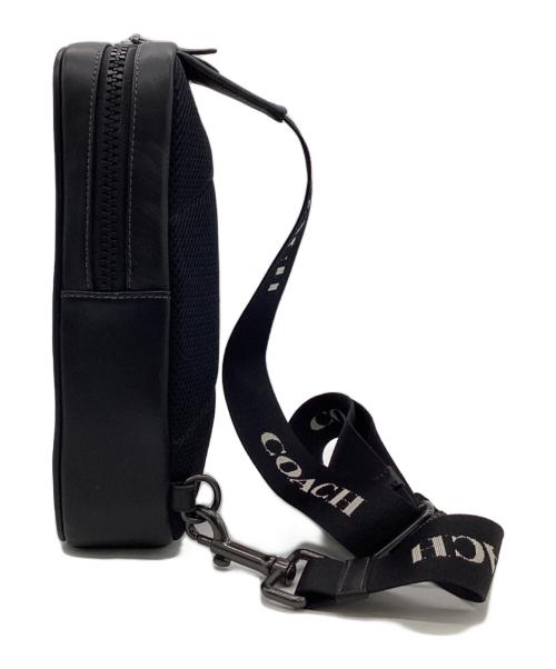 COACH（コーチ）COACH (コーチ) サリバン パック ホワイト×ブラックの古着・服飾アイテム