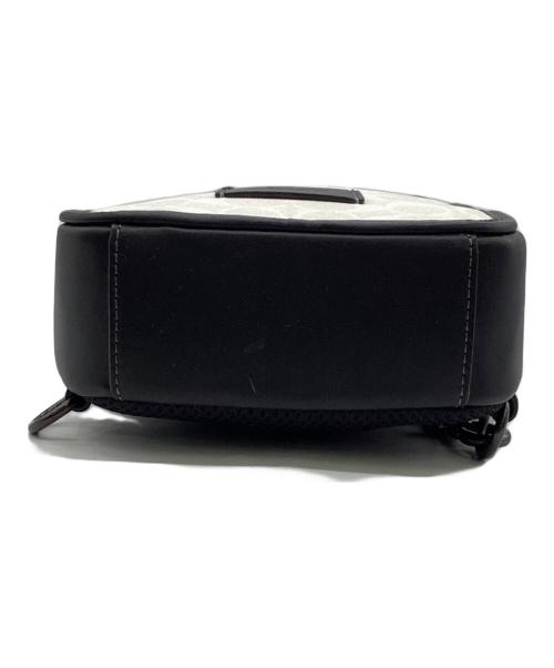 COACH（コーチ）COACH (コーチ) サリバン パック ホワイト×ブラックの古着・服飾アイテム