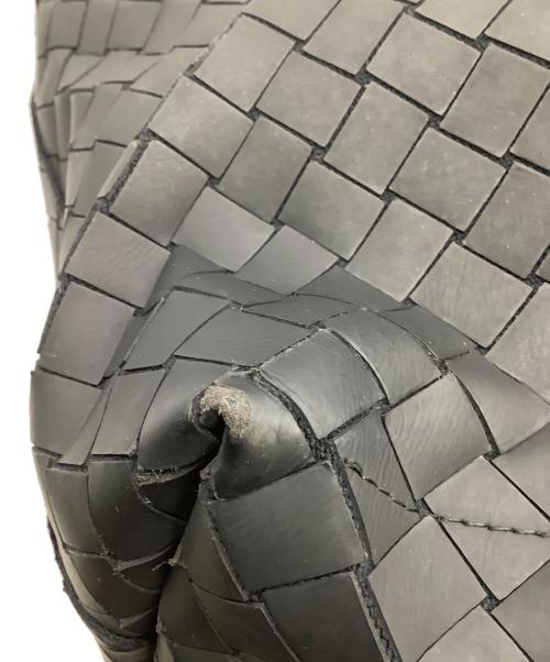 BOTTEGA VENETA（ボッテガベネタ）BOTTEGA VENETA (ボッテガベネタ) ニューラバーイントレチャートトートバッグ ブラックの古着・服飾アイテム