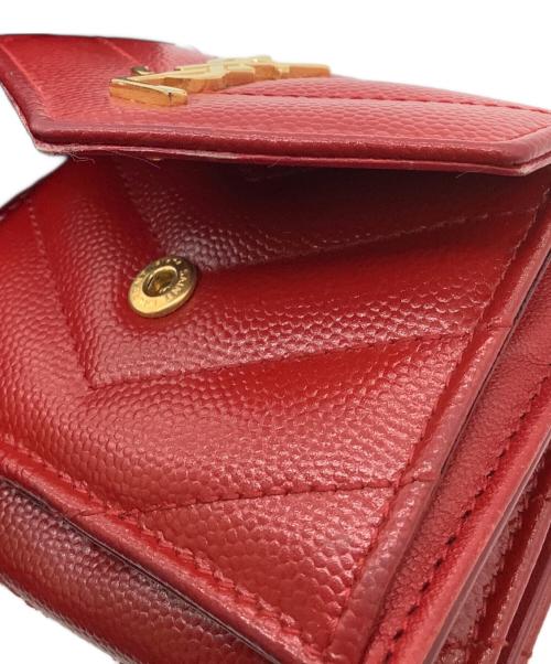 Saint Laurent Paris（サンローランパリ）Saint Laurent Paris (サンローランパリ) Vステッチ コンパクトウォレット レッドの古着・服飾アイテム