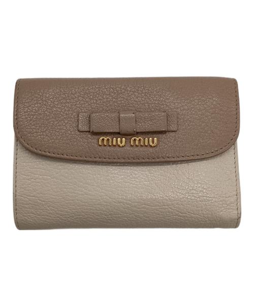 MIU MIU（ミュウミュウ）MIU MIU (ミュウミュウ) コンパクトウォレット ベージュ×アイボリーの古着・服飾アイテム
