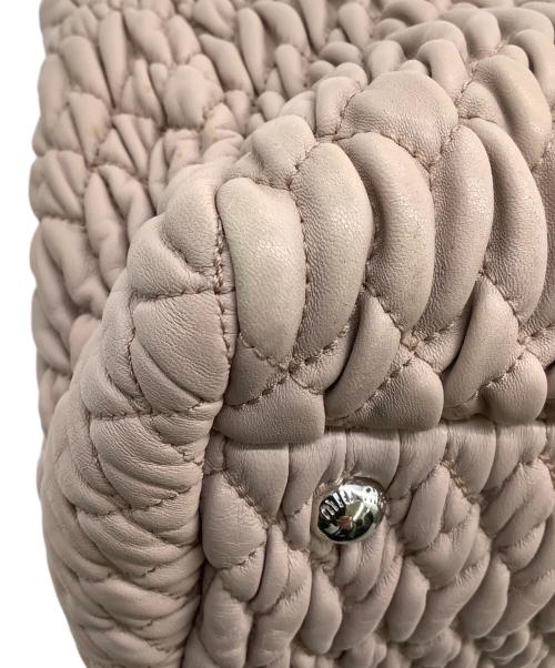 MIU MIU（ミュウミュウ）MIU MIU (ミュウミュウ) マテラッセ 2WAYバッグ ピンクの古着・服飾アイテム