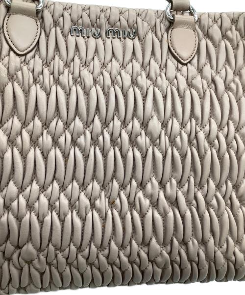 MIU MIU（ミュウミュウ）MIU MIU (ミュウミュウ) マテラッセ 2WAYバッグ ピンクの古着・服飾アイテム