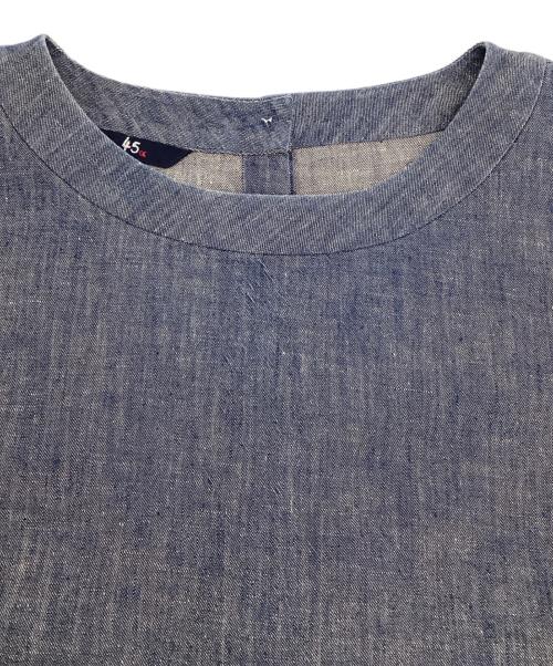 45R（フォーティファイブ・アール）45R (フォーティファイブ・アール) バックボタン七分袖シャンブレーブラウス ブルー サイズ:2の古着・服飾アイテム