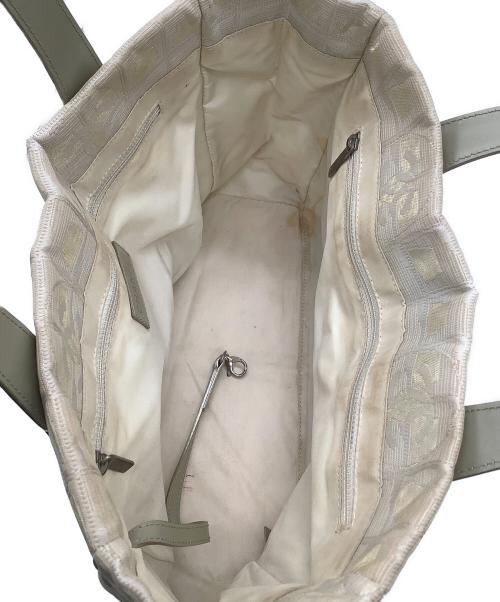 CHANEL（シャネル）CHANEL (シャネル) ニュートラベルライン トートバッグPM ベージュの古着・服飾アイテム