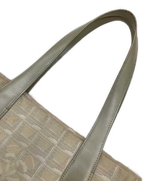 CHANEL（シャネル）CHANEL (シャネル) ニュートラベルライン トートバッグPM ベージュの古着・服飾アイテム