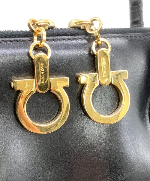 Salvatore Ferragamo（サルヴァトーレ フェラガモ）Salvatore Ferragamo (サルヴァトーレ フェラガモ) ガンチーニ ハンドバッグ ブラックの古着・服飾アイテム