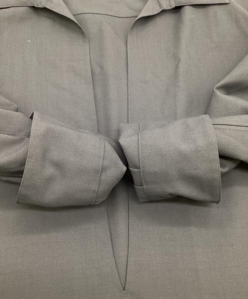 MARKAWARE（マーカウェア）MARKAWARE (マーカウェア) ORGANIC WOOL 2/80 TROPICAL VAREUSE SHIRT（オーガニックウール2/80トロピカルヴァルーズシャツ） グレー サイズ:2の古着・服飾アイテム