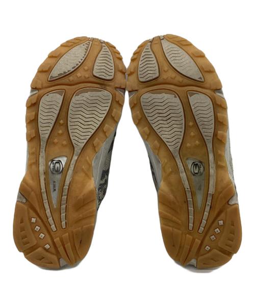 NIKE（ナイキ）NIKE (ナイキ) NOCTA (ノクタ) Hot Step Air Terra（ホット ステップ エア テラ）スニーカー ベージュ×グレー サイズ:US5（23.5）の古着・服飾アイテム