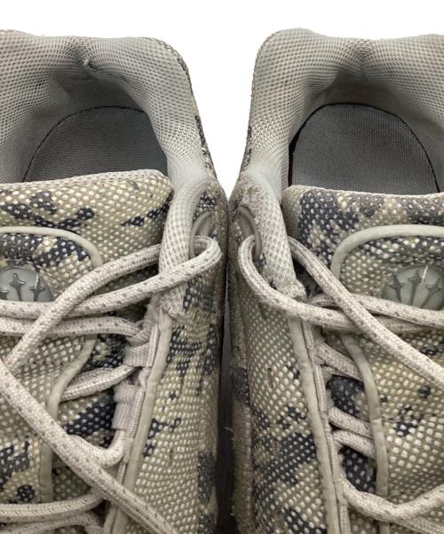 NIKE（ナイキ）NIKE (ナイキ) NOCTA (ノクタ) Hot Step Air Terra（ホット ステップ エア テラ）スニーカー ベージュ×グレー サイズ:US5（23.5）の古着・服飾アイテム