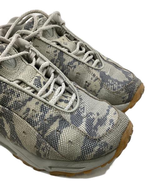 NIKE（ナイキ）NIKE (ナイキ) NOCTA (ノクタ) Hot Step Air Terra（ホット ステップ エア テラ）スニーカー ベージュ×グレー サイズ:US5（23.5）の古着・服飾アイテム