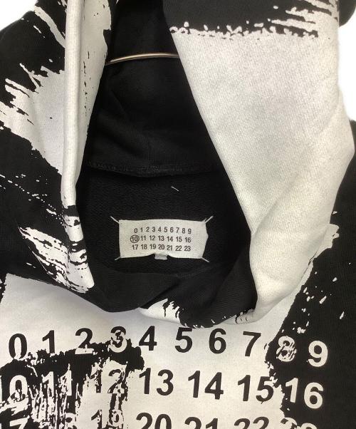 Maison Margiela（メゾンマルジェラ）Maison Margiela (メゾンマルジェラ) ロゴペイントフーディ ブラック サイズ:46の古着・服飾アイテム