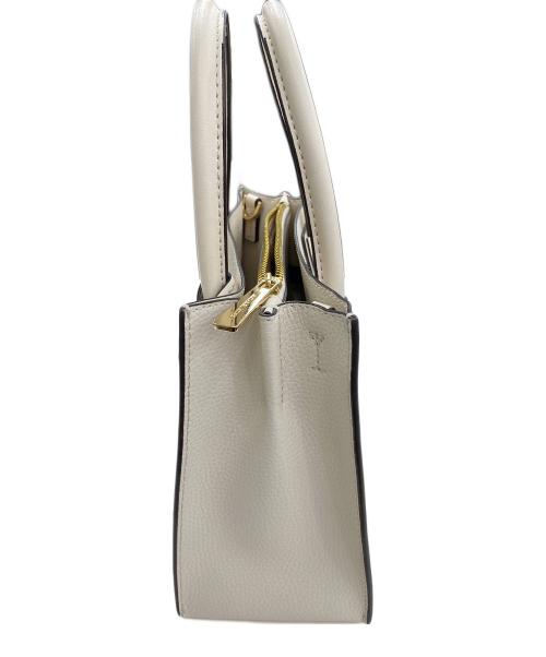 MICHAEL KORS（マイケル・コース）MICHAEL KORS (マイケル・コース) MERCER MD MESSENGER LEATHER マーサーミディアムメッセンジャーレザー ホワイトの古着・服飾アイテム