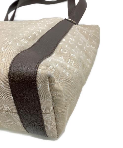 BVLGARI（ブルガリ）BVLGARI (ブルガリ) MAEAEA ロゴマニアトートバッグ ベージュの古着・服飾アイテム