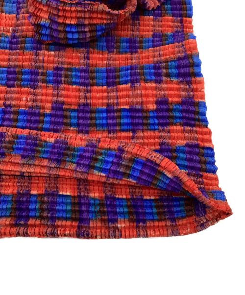 ISSEY MIYAKE（イッセイミヤケ）ISSEY MIYAKE (イッセイミヤケ) 長袖プリーツカットソー ブルー×レッド サイズ:Mの古着・服飾アイテム