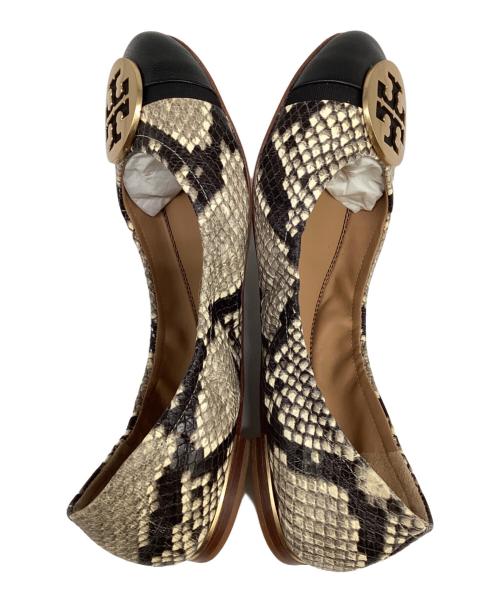 TORY BURCH（トリーバーチ）TORY BURCH (トリーバーチ) MINNIE CAP-BALLET STAMPED SNAKE PRINTED LEATHER（ミニー キャップトゥ バレー フラットシューズ） ベージュ×ブラック サイズ:6Mの古着・服飾アイテム