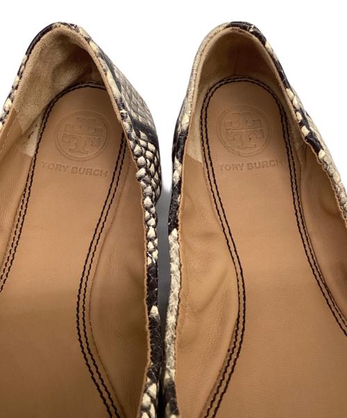 TORY BURCH（トリーバーチ）TORY BURCH (トリーバーチ) MINNIE CAP-BALLET STAMPED SNAKE PRINTED LEATHER（ミニー キャップトゥ バレー フラットシューズ） ベージュ×ブラック サイズ:6Mの古着・服飾アイテム
