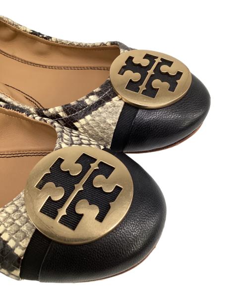 TORY BURCH（トリーバーチ）TORY BURCH (トリーバーチ) MINNIE CAP-BALLET STAMPED SNAKE PRINTED LEATHER（ミニー キャップトゥ バレー フラットシューズ） ベージュ×ブラック サイズ:6Mの古着・服飾アイテム