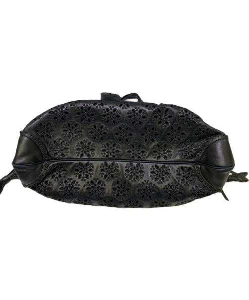 Salvatore Ferragamo（サルヴァトーレ フェラガモ）Salvatore Ferragamo (サルヴァトーレ フェラガモ) フラワーカットデザインハンドバッグ ブラックの古着・服飾アイテム