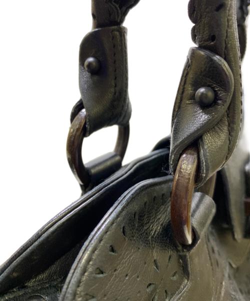 Salvatore Ferragamo（サルヴァトーレ フェラガモ）Salvatore Ferragamo (サルヴァトーレ フェラガモ) フラワーカットデザインハンドバッグ ブラックの古着・服飾アイテム