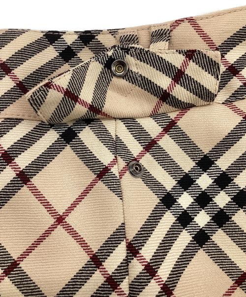 BURBERRY LONDON BLUE LABEL（バーバリーロンドンブルーレーベル）BURBERRY LONDON BLUE LABEL (バーバリーロンドンブルーレーベル) フレアスカート ベージュ サイズ:36の古着・服飾アイテム