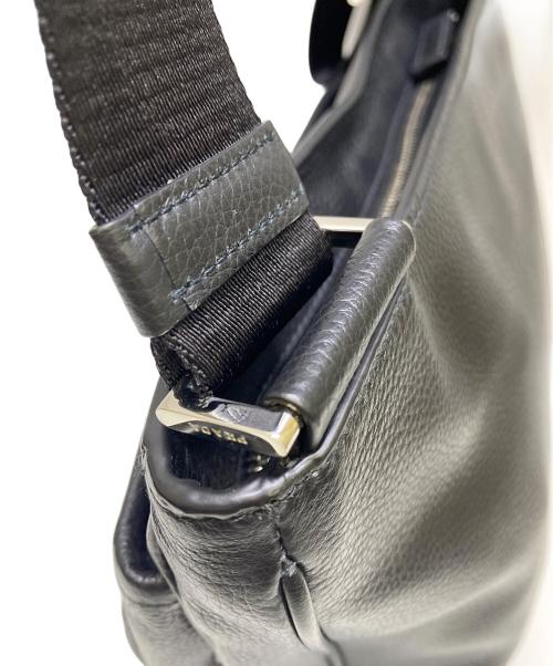 PRADA（プラダ）PRADA (プラダ) クロスボディ ショルダーバッグ ブラックの古着・服飾アイテム