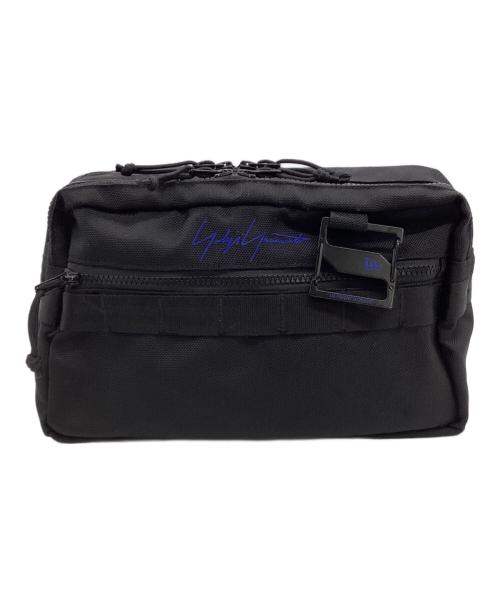 YOHJI YAMAMOTO（ヨウジヤマモト）YOHJI YAMAMOTO (ヨウジヤマモト) New Era (ニューエラ) ボディーバッグ ブラックの古着・服飾アイテム
