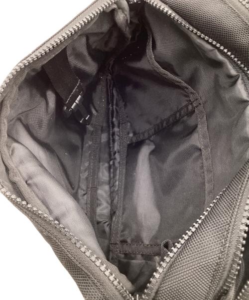 YOHJI YAMAMOTO（ヨウジヤマモト）YOHJI YAMAMOTO (ヨウジヤマモト) New Era (ニューエラ) ボディーバッグ ブラックの古着・服飾アイテム