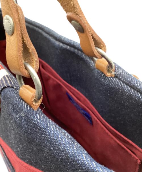 BURBERRY BLUE LABEL（バーバリー ブルー レーベル）BURBERRY BLUE LABEL (バーバリー ブルー レーベル) 2WAYバッグ インディゴ×レッドの古着・服飾アイテム