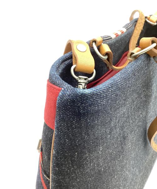 BURBERRY BLUE LABEL（バーバリー ブルー レーベル）BURBERRY BLUE LABEL (バーバリー ブルー レーベル) 2WAYバッグ インディゴ×レッドの古着・服飾アイテム