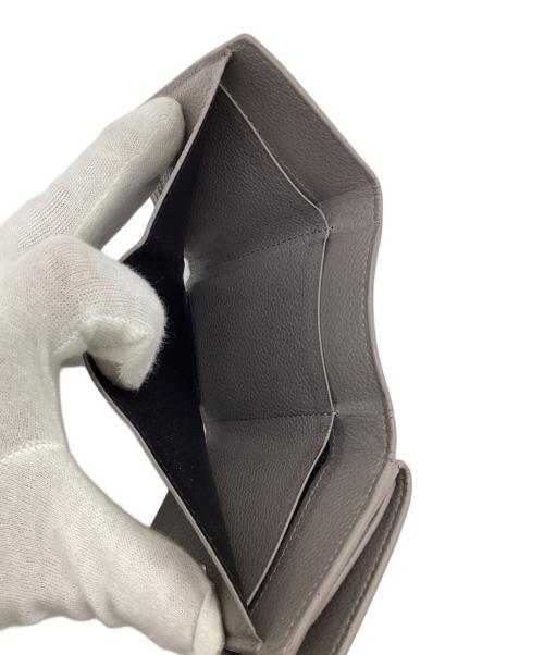 Saint Laurent Paris（サンローランパリ）Saint Laurent Paris (サンローランパリ) 三つ折りコンパクトウォレット グレージュの古着・服飾アイテム