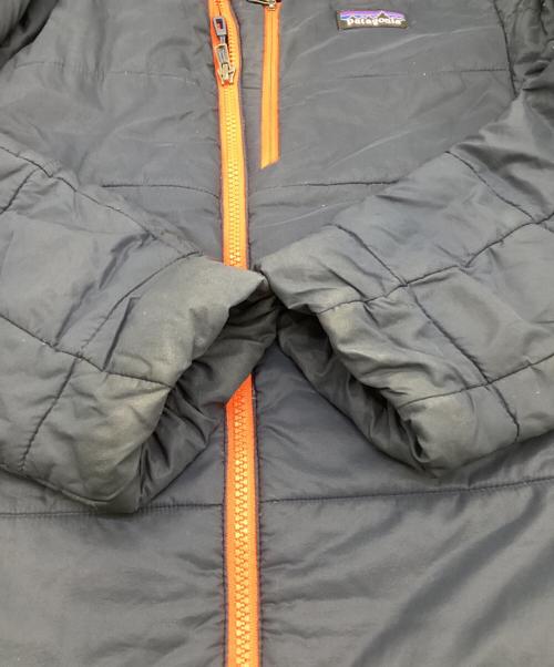 Patagonia（パタゴニア）Patagonia (パタゴニア) Hyper Puff Hoody（ハイパーパフフーディ） ネイビー×オレンジ サイズ:XSの古着・服飾アイテム