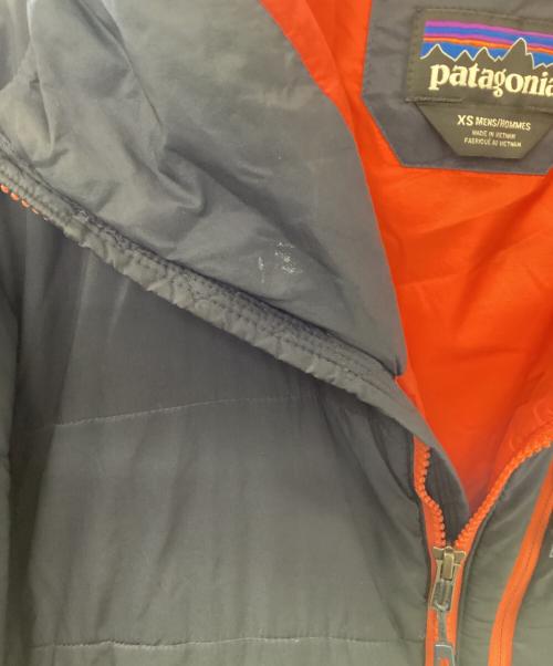Patagonia（パタゴニア）Patagonia (パタゴニア) Hyper Puff Hoody（ハイパーパフフーディ） ネイビー×オレンジ サイズ:XSの古着・服飾アイテム
