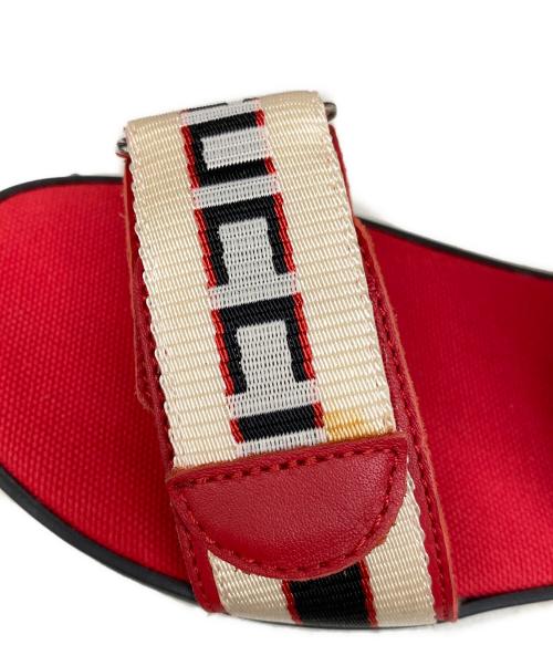 GUCCI（グッチ）GUCCI (グッチ) サンダル レッド×ブラック サイズ:35の古着・服飾アイテム