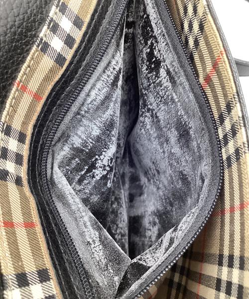 Burberry's（バーバリー）Burberry's (バーバリー) レザーショルダーバッグ ブラックの古着・服飾アイテム